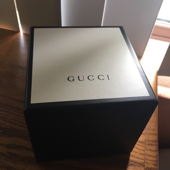 Men’s Gucci Watch - Picture 2 of 3